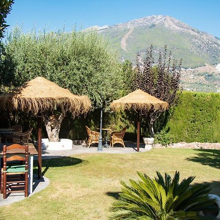 Hotel Cortijo De Salia Alcaucín Extérieur photo